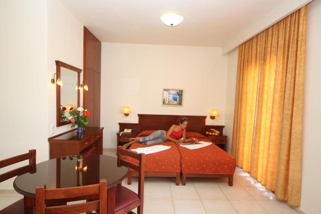 Aparthotel Maria Lambis Stalida Habitación foto